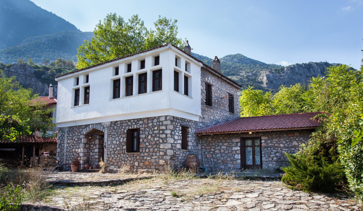 Superb mountain house in Lilaia Agoriani Parnasso